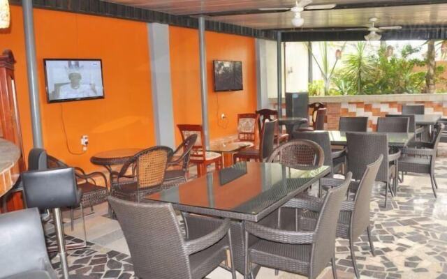Denami Suites