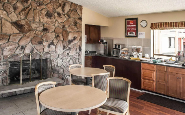 Econo Lodge Inn & Suites Hoquiam