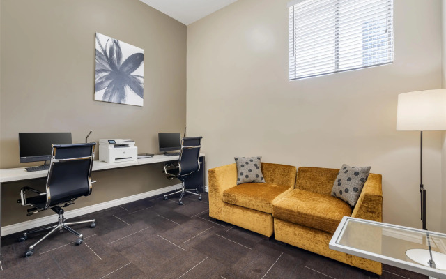 Best Western Plus LA Mid Town Hotel