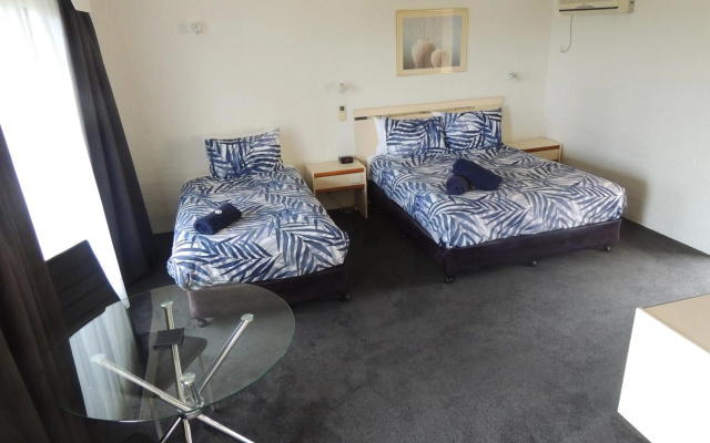 Argyle Terrace Motor Inn – Guest Rooms – Batemans Bay