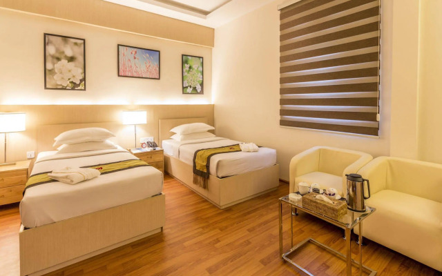 Hotel 7 Mile