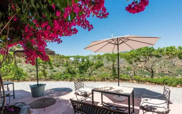 Sayalonga Villa Retreat With 7 Bedrooms