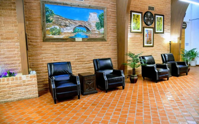 Douglas Inn & Conference Center