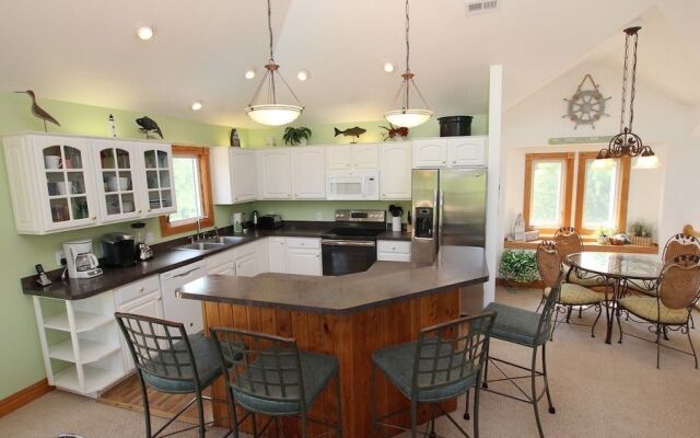 Castaway - 6 Br Home