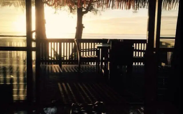 Muri Shores
