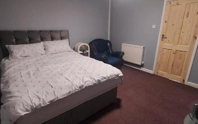 2 Bedrooms Apartment in Main Street Mexborough