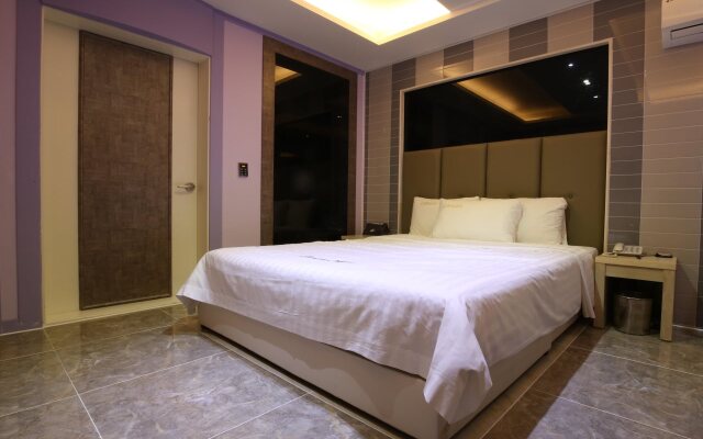 Show Hotel