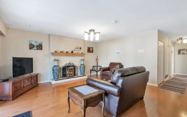 Orchid House near Vancouver YVR Airport