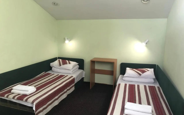 Hotel 18