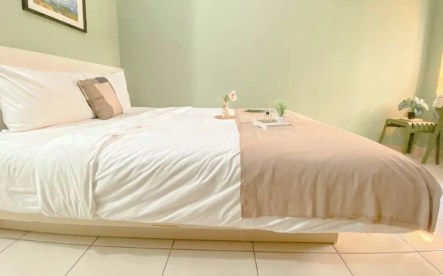 Cozy Stay Studio At 3Rd Floor Springlake Summarecon Bekasi Apartment – Guest Rooms – Bekasi