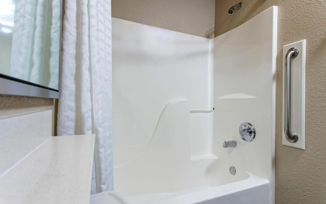 Candlewood Suites Appleton by IHG