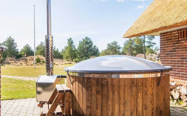 6 Person Holiday Home in Blavand