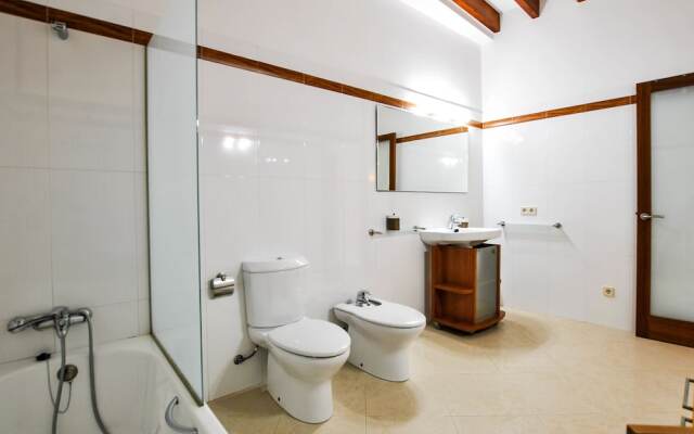 Sprawling Villa with Pool at Sa Pobla Balearic Islands