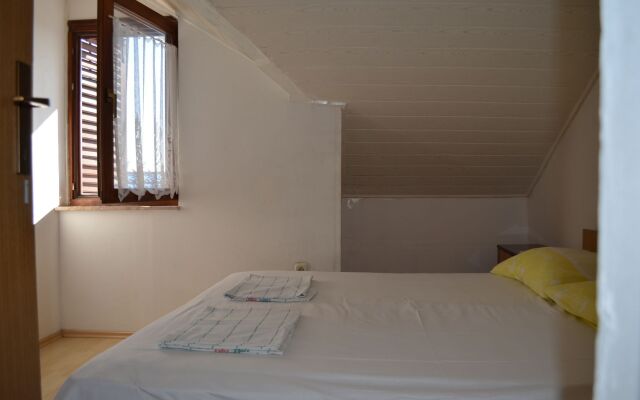 Apartment Jozo - 150 m from pebble beach: A4 Gradac, Riviera Makarska