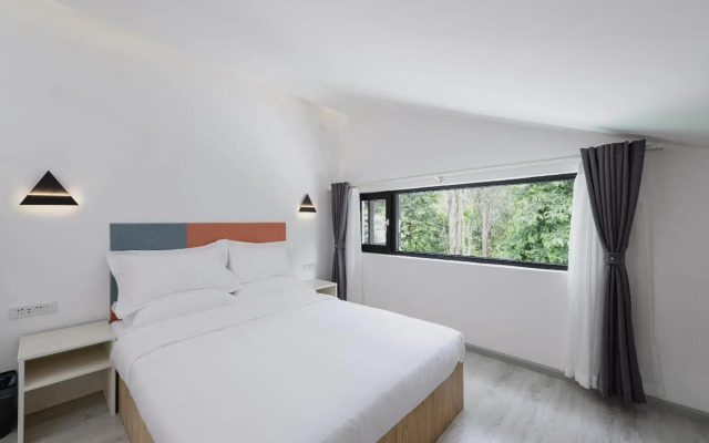 Taoxi Creek Hostel