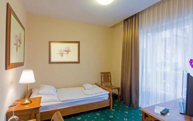 Orchidea Hotel Lipót