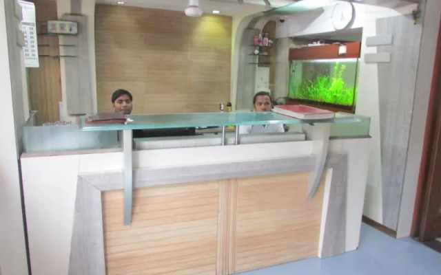 OYO 10248 Hotel Sahar International