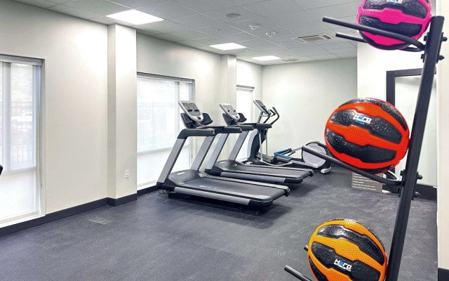 Studio 6 Richmond Airport