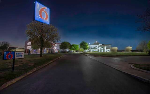 Motel 6 San Antonio, TX - Sea World North