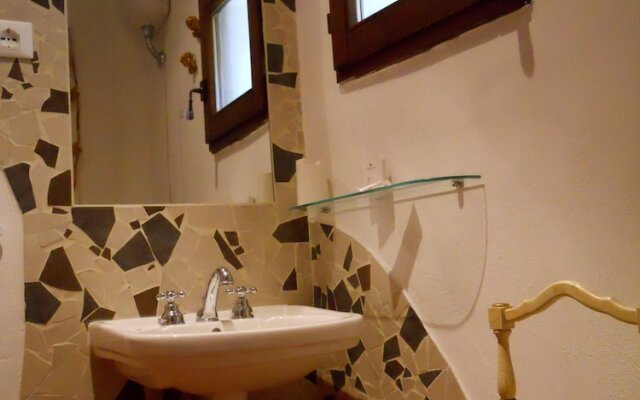 Guesthouse Runcini dormire in un borgo medievale