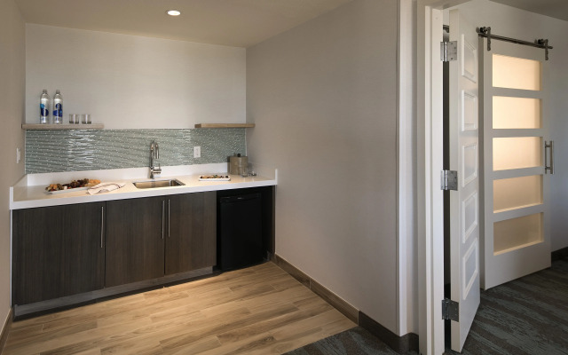 Crowne Plaza Ventura Beach by IHG