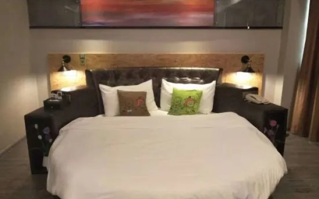 Meet Fashion Hotel (Huidong OCT Store)