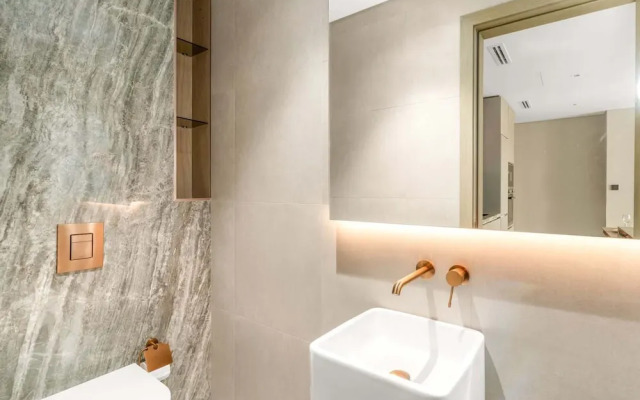 Luxurious Stay in JVC With Rooftop Pool Gym