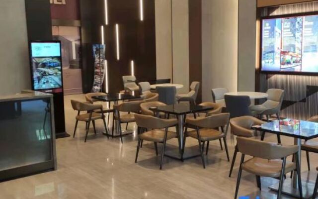 Weili Royal (Guangzhou Huadu Plaza Shuguang Road Branch)