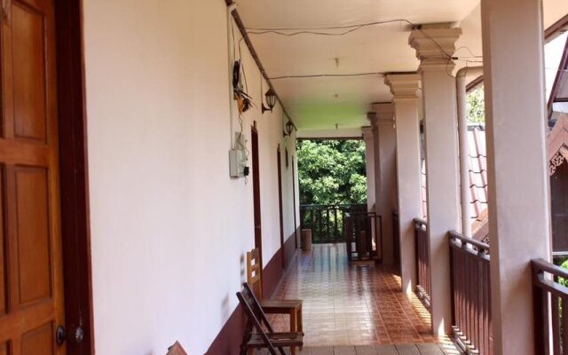 Vang Vieng Chalern Guesthouse