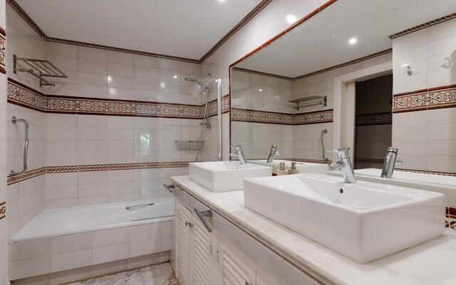 White Pearl Beach Elviria H1