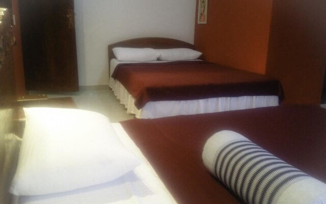Yoho Toppass Breeze Hotel