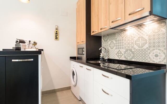 Lovely & Quiet City Center Apartment