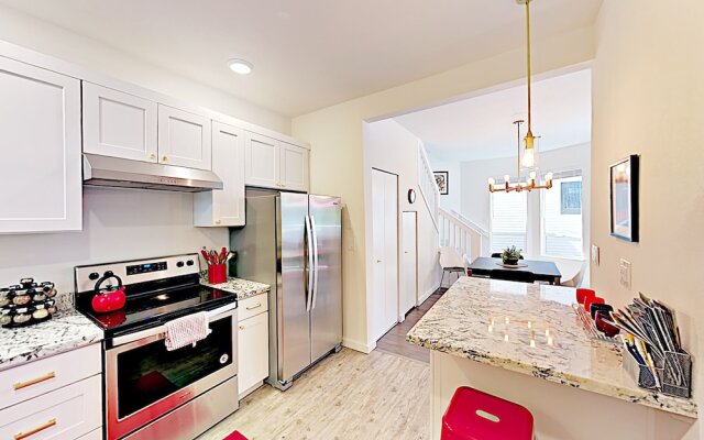 1124 14th Ave Townhome by RedAwning