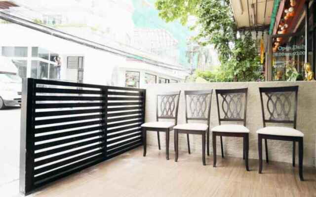 Sukhumvit 20 Guest House