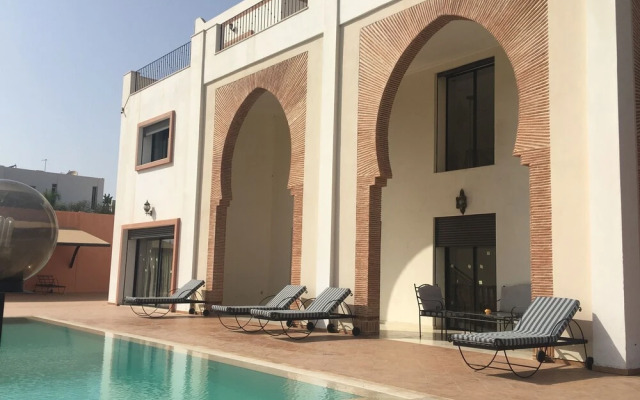 Spacious Comfortable Villa Ref T72024