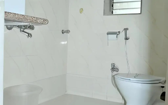 Mumbai Metro - The Executive Hotel