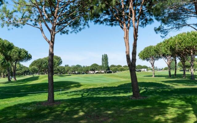 Studio mignon avec terrasse quartier du golf