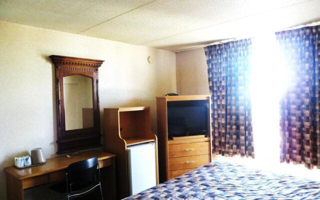 Town and Country Hotel