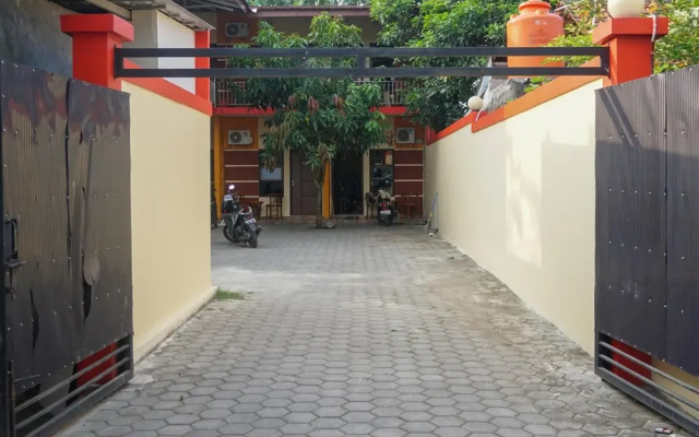 RedDoorz near Stasiun Kroya
