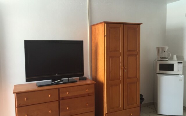 Skylark Resort Motel