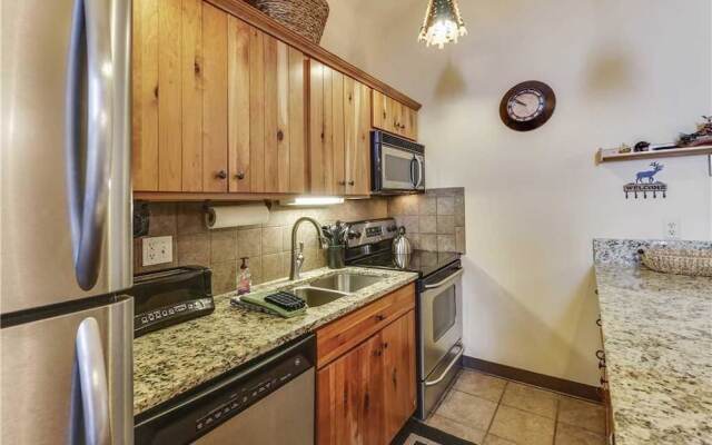 TYRA SKI IN OUT 4 BR Condo