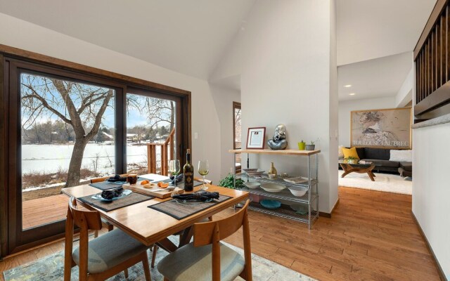 Peaceful Retro Retreat W/ Stunning Lake Views!