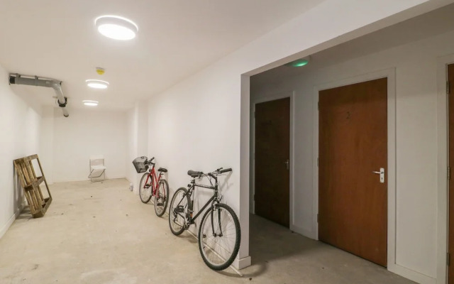Flat 2, 38 Preston Road