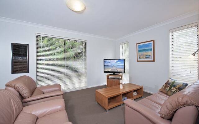 Beach House, 5 Gretel Close