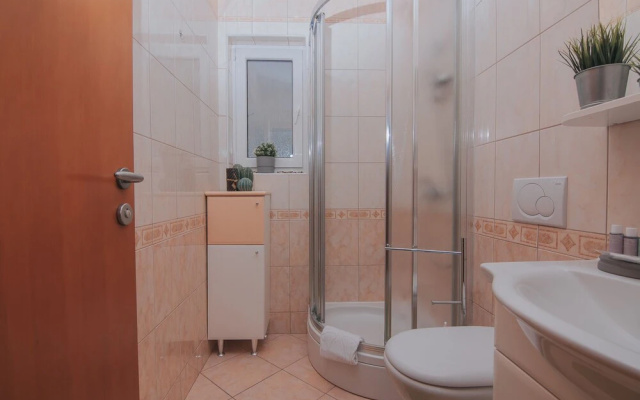 Pool Apartments Tolo