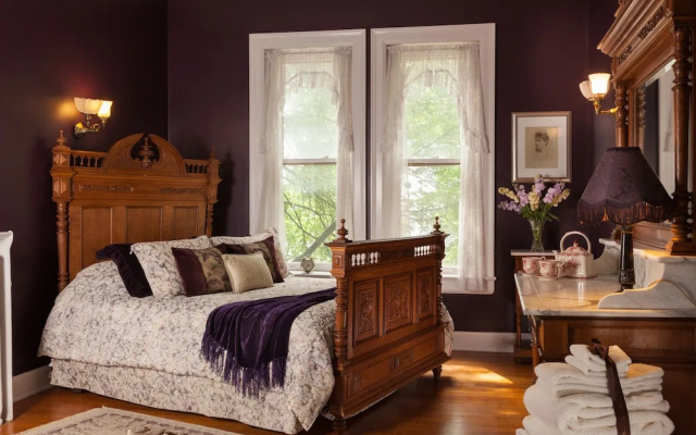 Vrooman Mansion B&B