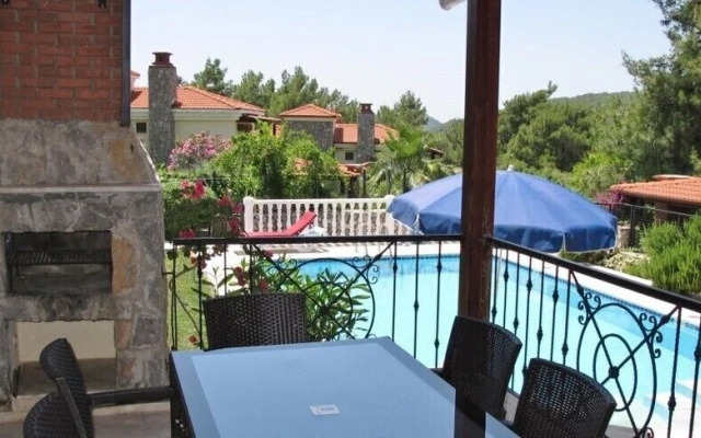 Villa AX20 by JoyLettings