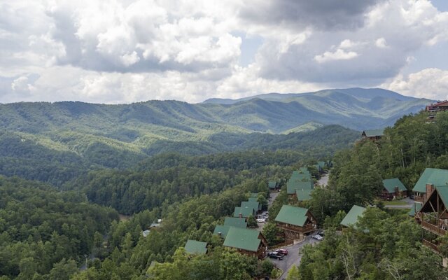 Majestic Mountain View by Heritage Cabin Rentals