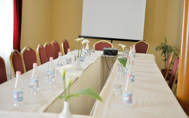 Theranda Hotel