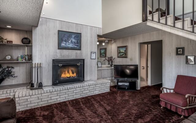 101 Williams - Three Bedroom Cabin